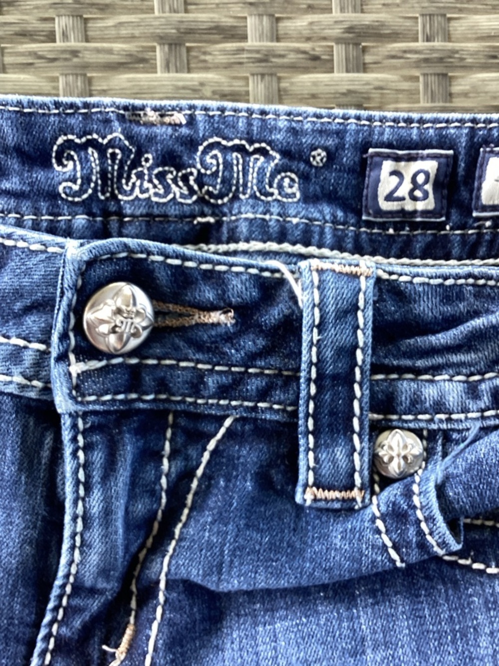 Miss Me Dark Blue Rolled Hem Denim Shorts Gorgeous Back Pockets Size 28 - Picture 9 of 11